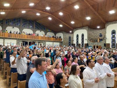 Padre Joaquim preside o oitavo dia da Novena em honra a Nossa Senhora Aparecida em Laranjeiras do Sul